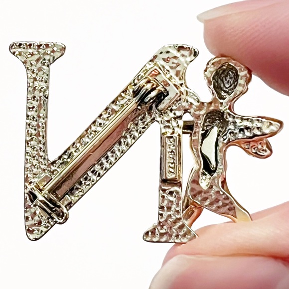 Vintage L Razza Lapel Pin Brooch Angel Letter N Initial Name Gold Shiny Cherub - Picture 2 of 4